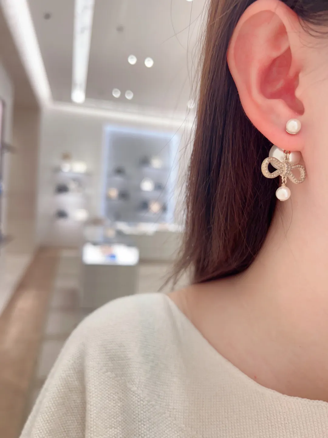 Tribales Bow and Resin Pearl Earrings D13017597 — view 8