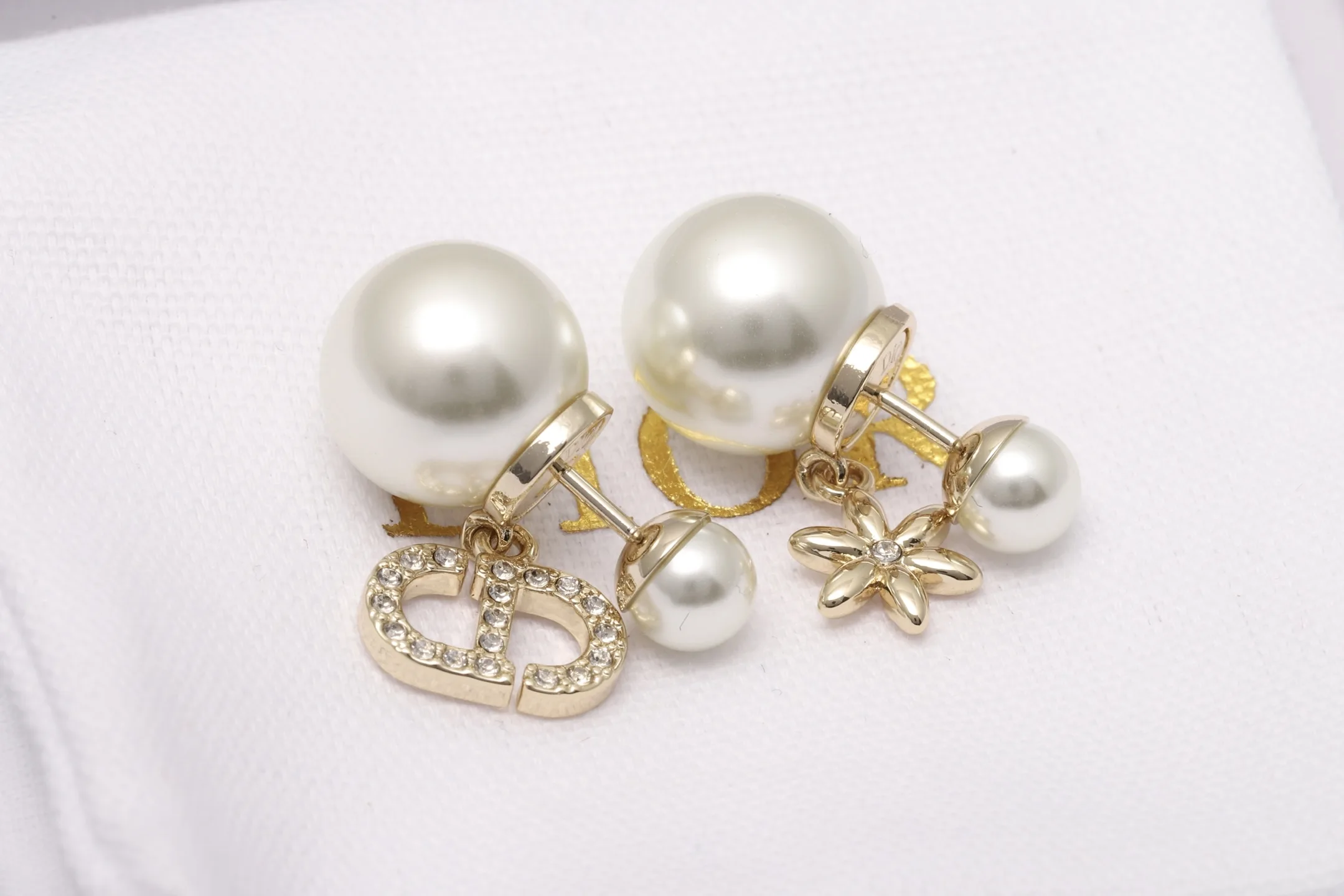 Tribales Asymmetric CD and Flower Earrings D14017100 — view 3