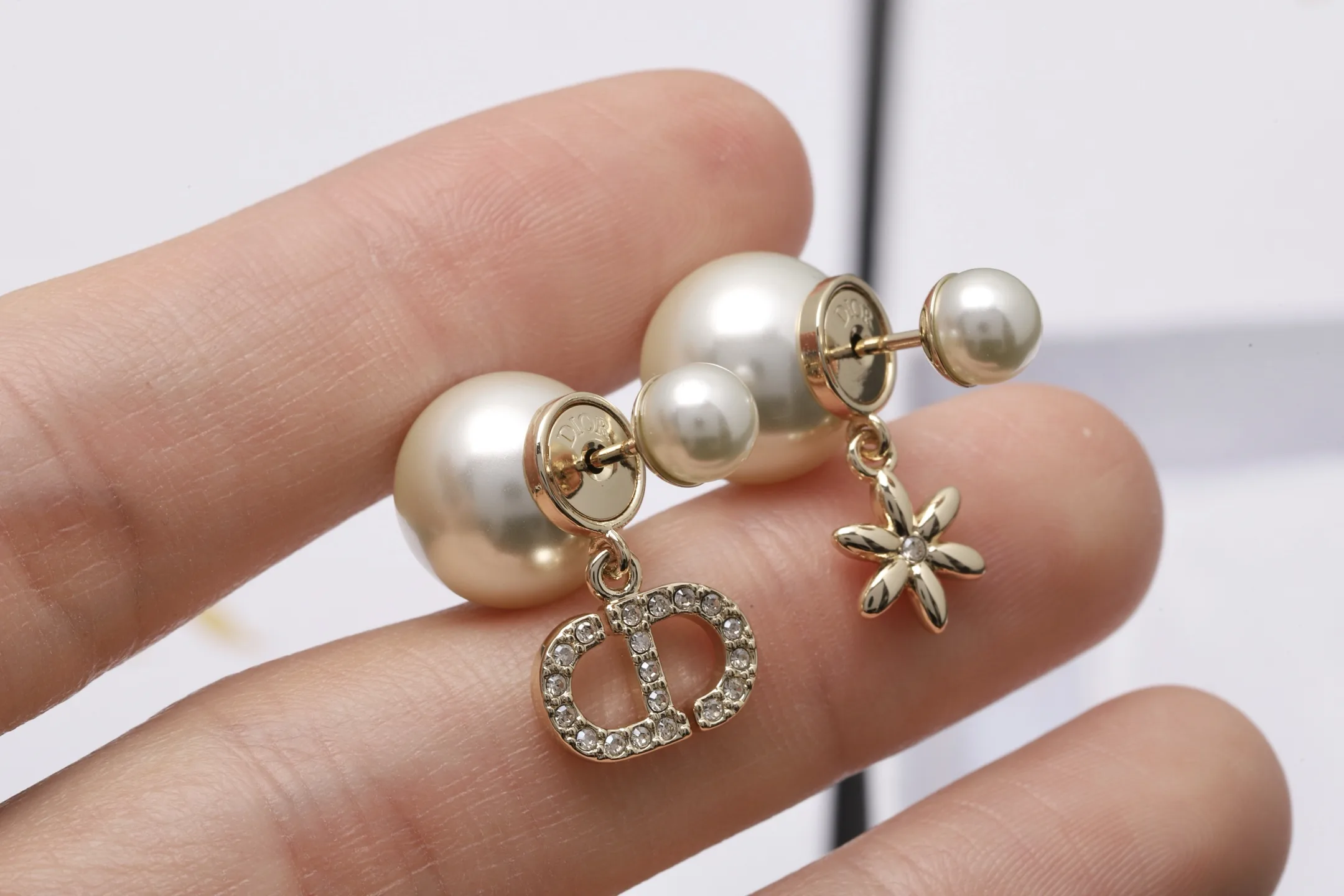 Tribales Asymmetric CD and Flower Earrings D14017100 — view 4