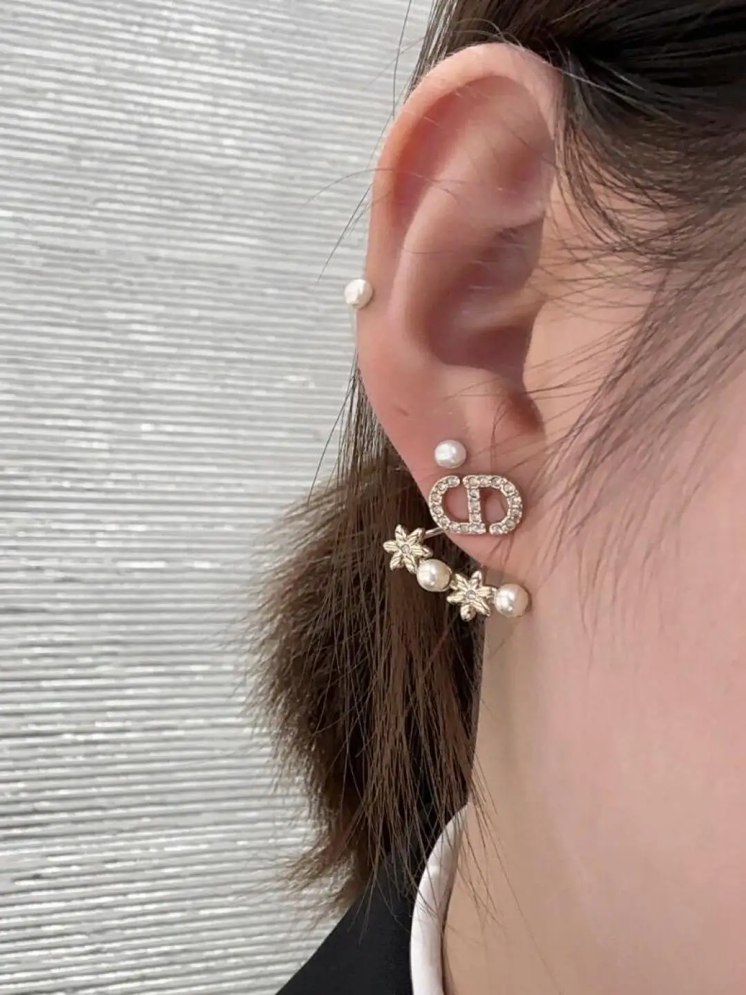 CD Logo Pearl and Floral Stud Earrings D14017099 — view 9