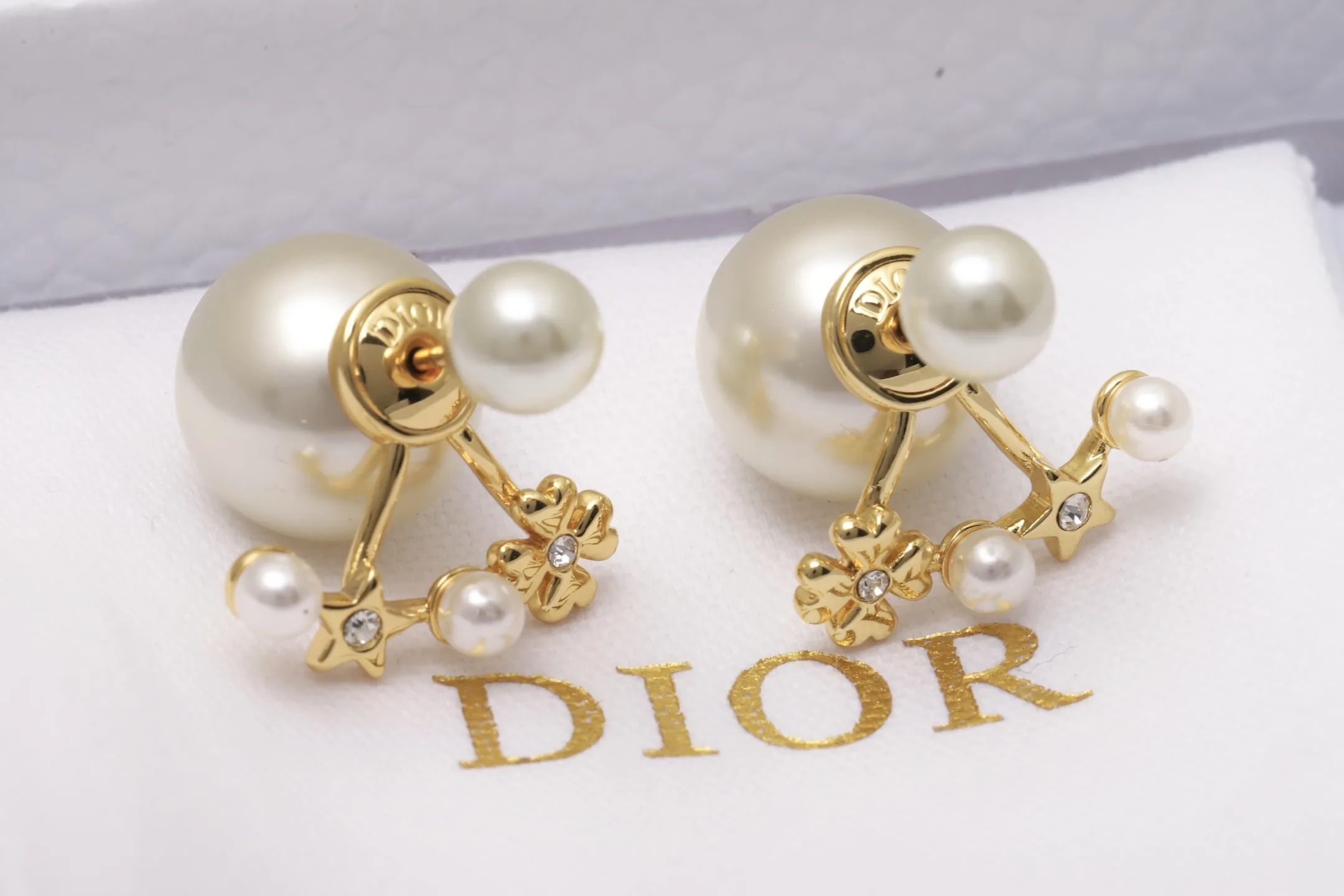 Dior Tribales Star and Clover Pearl Earrings D11517497 — view 3