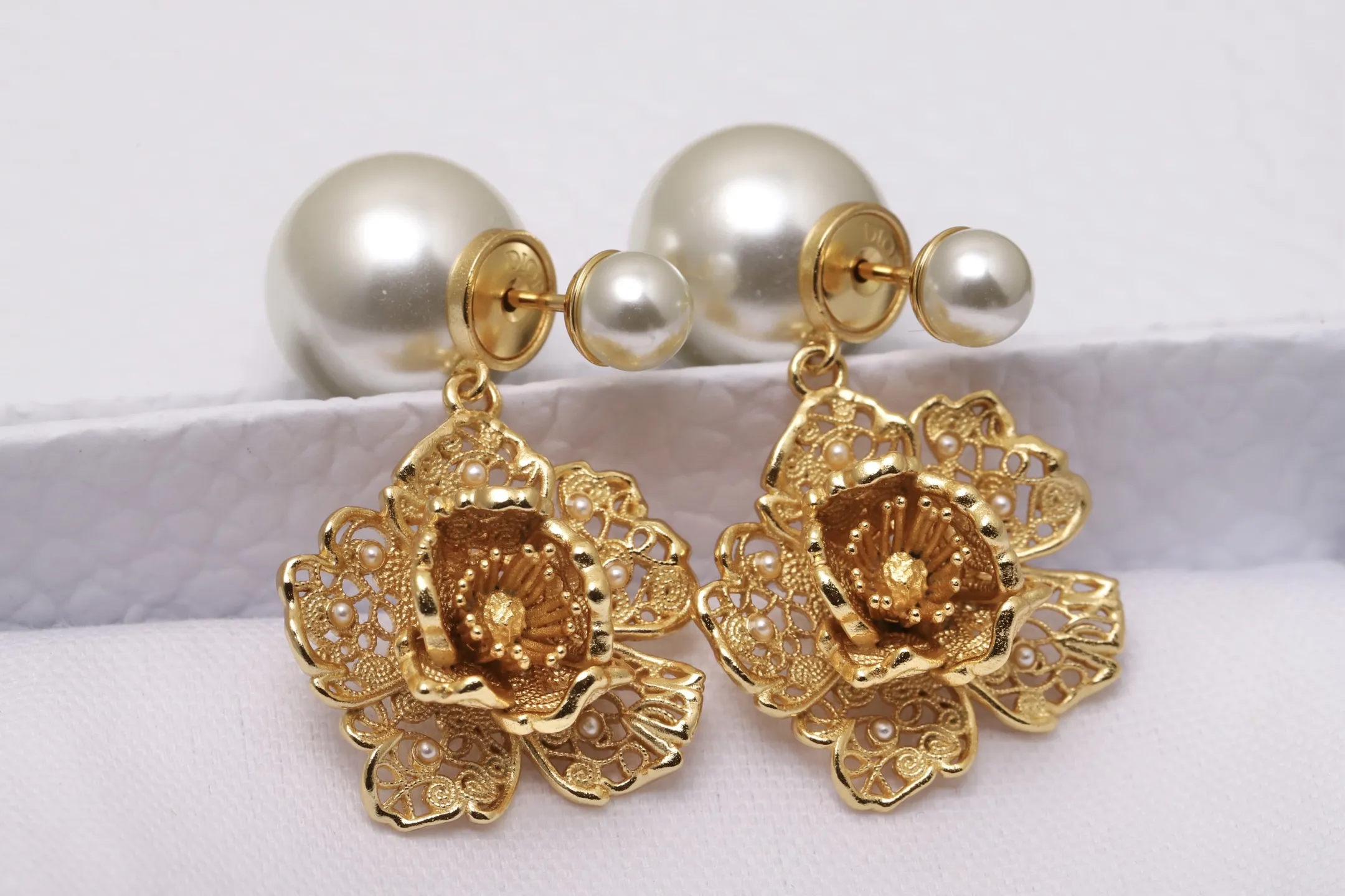 Tribales Peony and Resin Pearl Earrings D14017482 — view 3