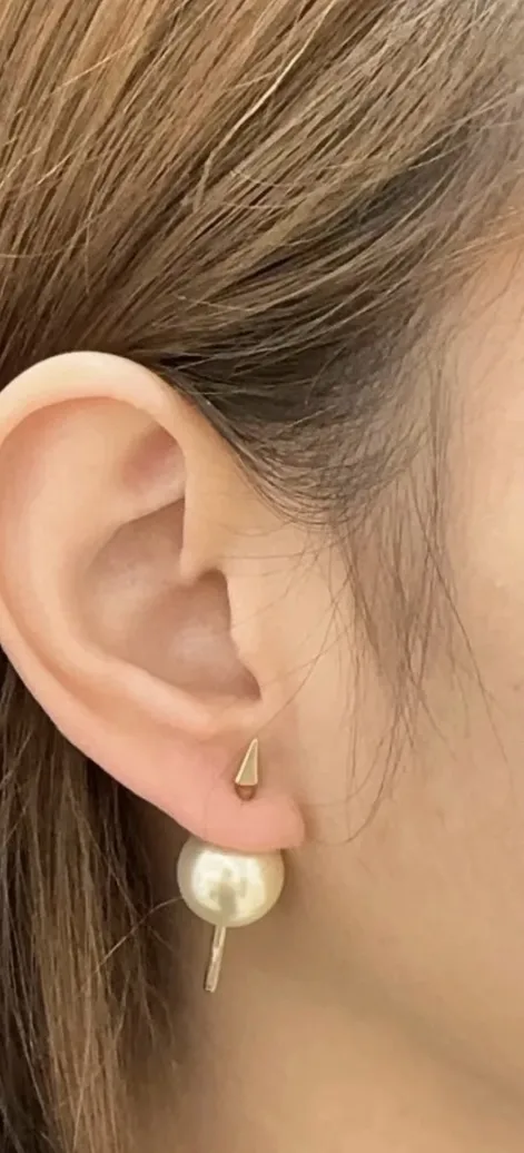 Dior Tribales Arrow Resin Pearl Earrings D11017633 — view 8
