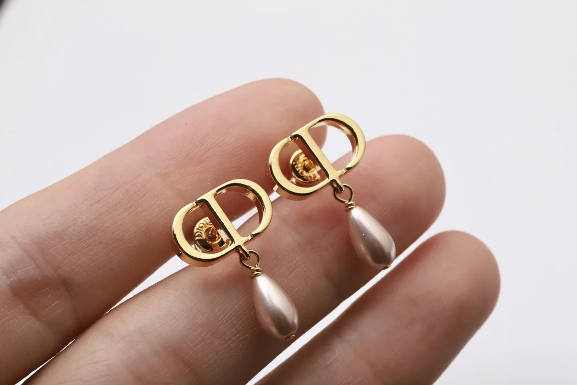 CD Logo Drop Pearl Earrings D13517726 — view 6
