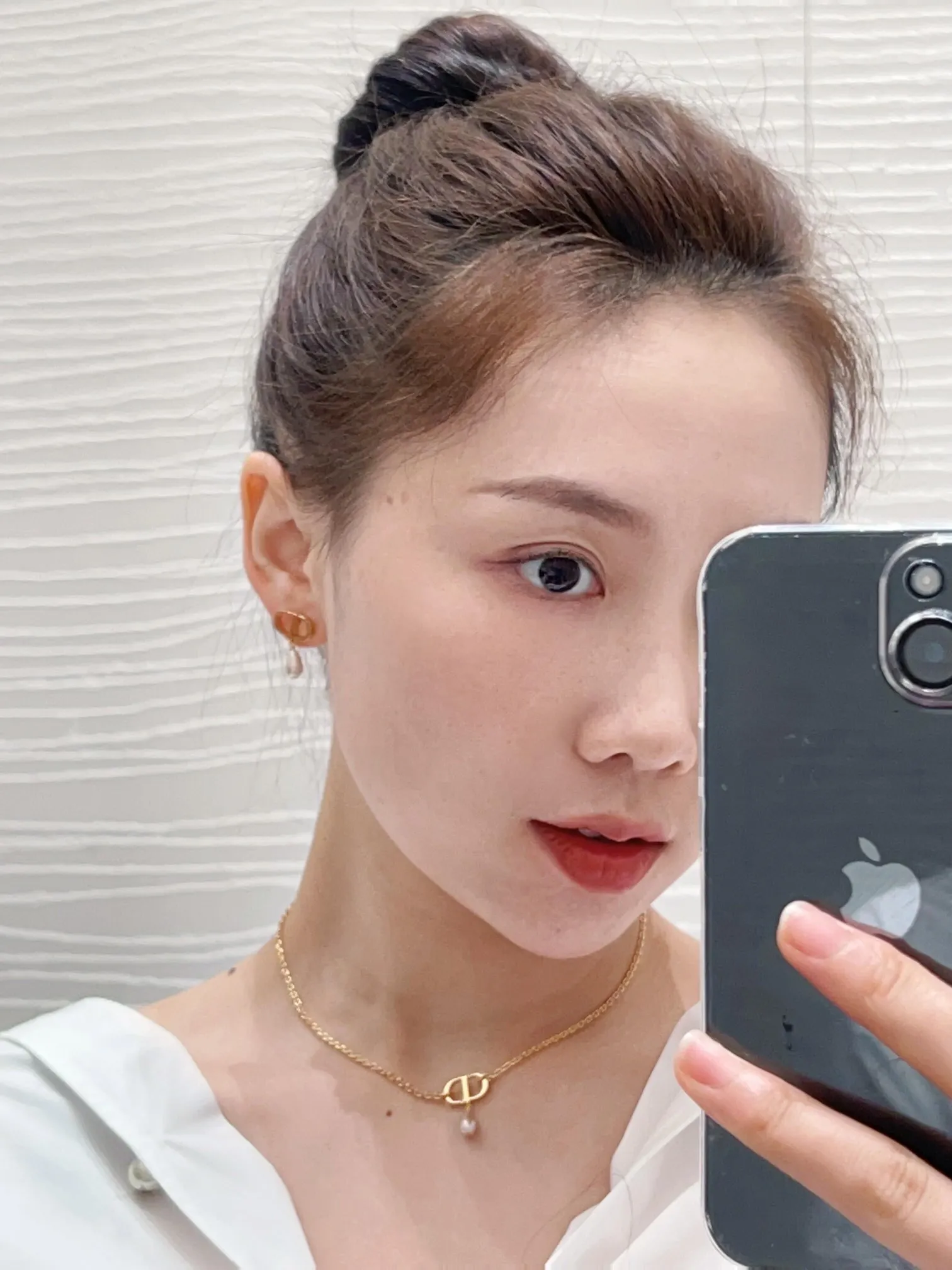CD Logo Drop Pearl Earrings D13517726 — view 9