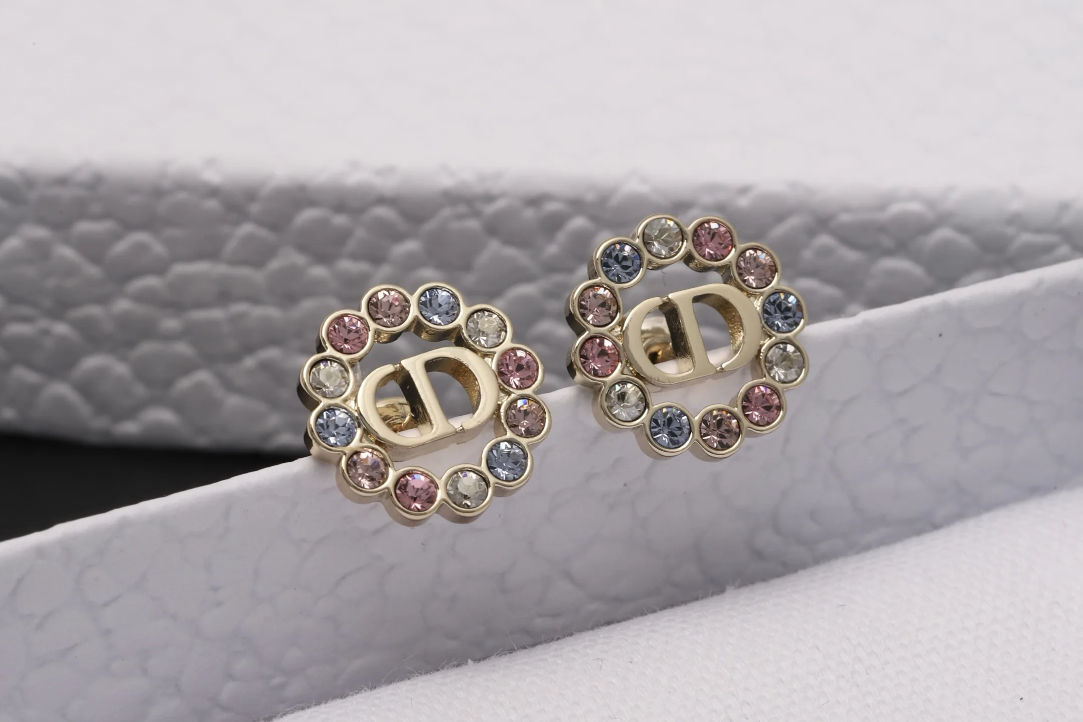 CD Logo Crystal-Embellished Stud Earrings D14017101 — view 4