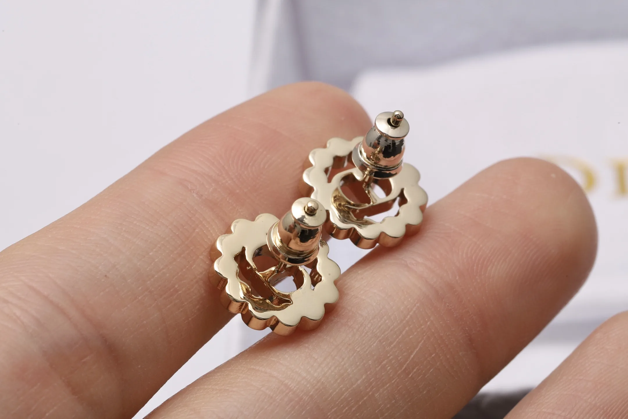 CD Logo Crystal-Embellished Stud Earrings D14017101 — view 7