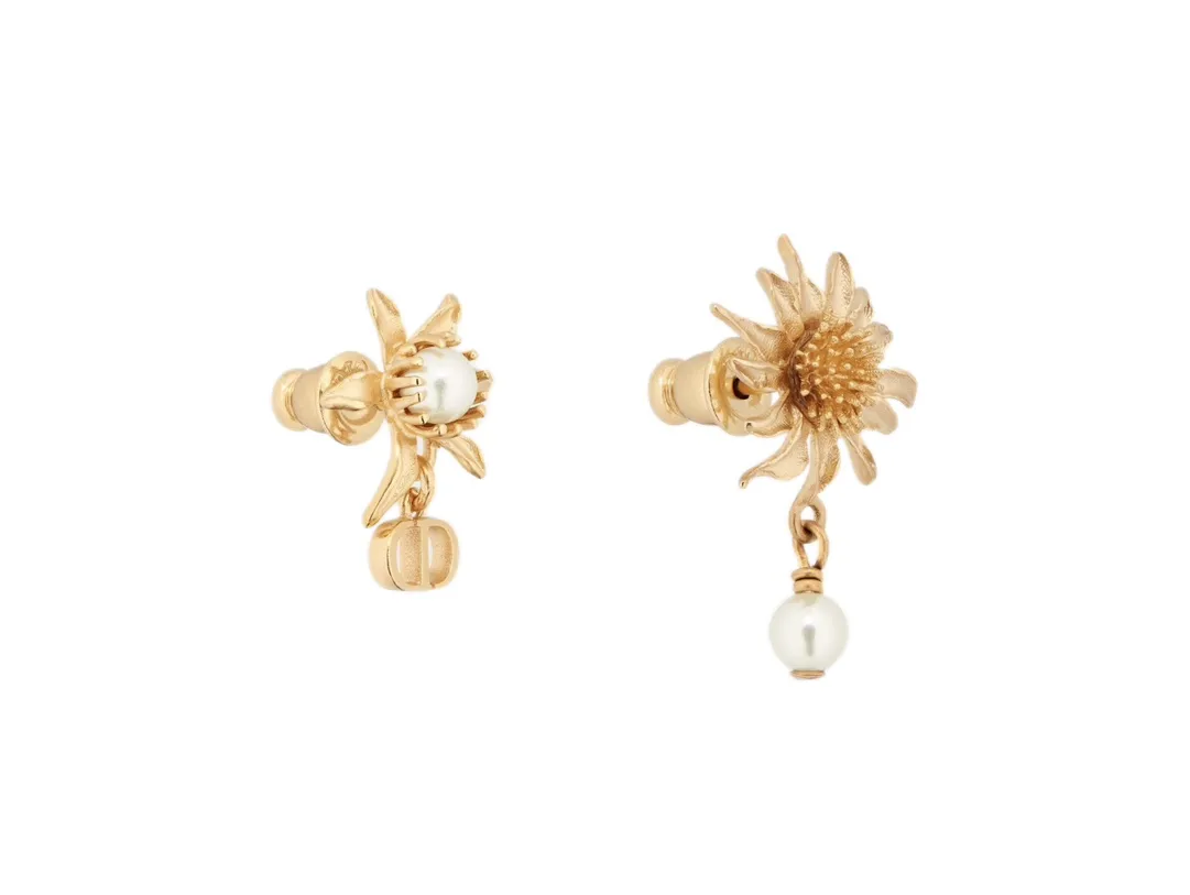 Asymmetric Floral CD Stud Earrings D13517284