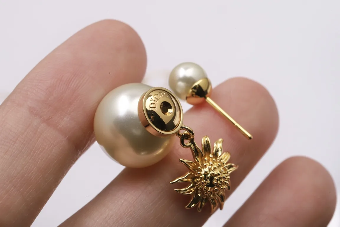 Dior Tribales Sunflower Resin Pearl Earrings D12517288 — view 6