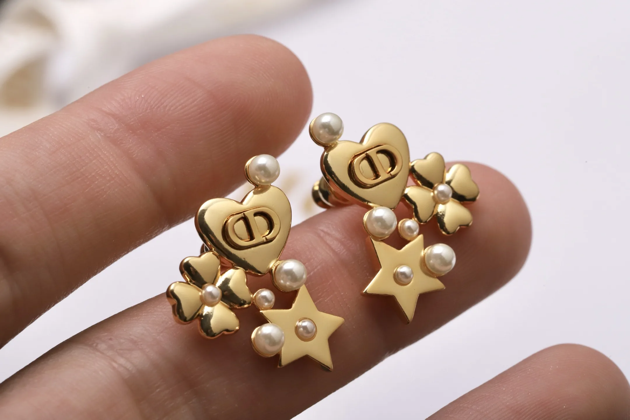 CD Heart Star and Clover Stud Earrings with Resin Pearls D14016678 — view 5