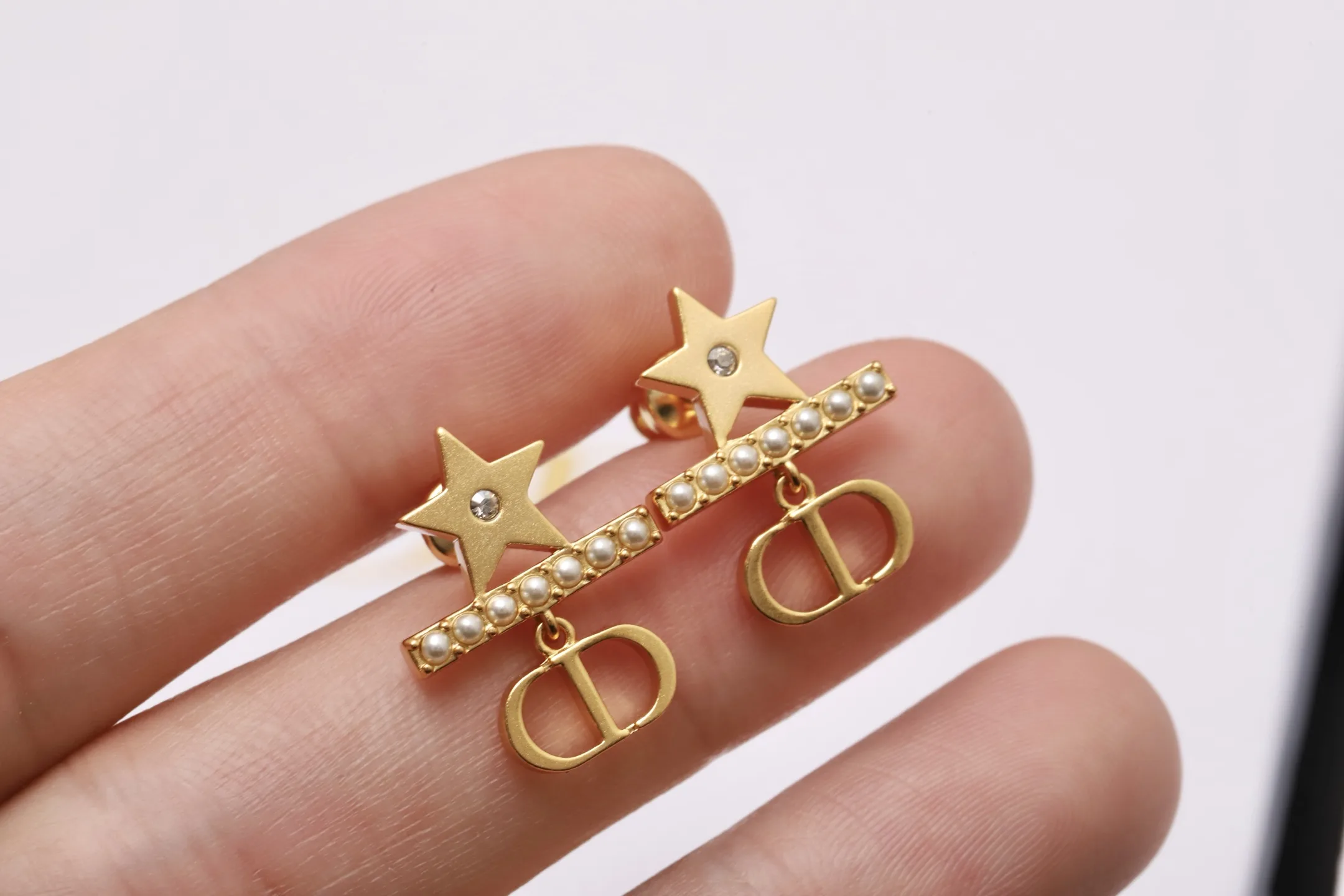 CD Star and Resin Pearl Stud Earrings D13517678 — view 5