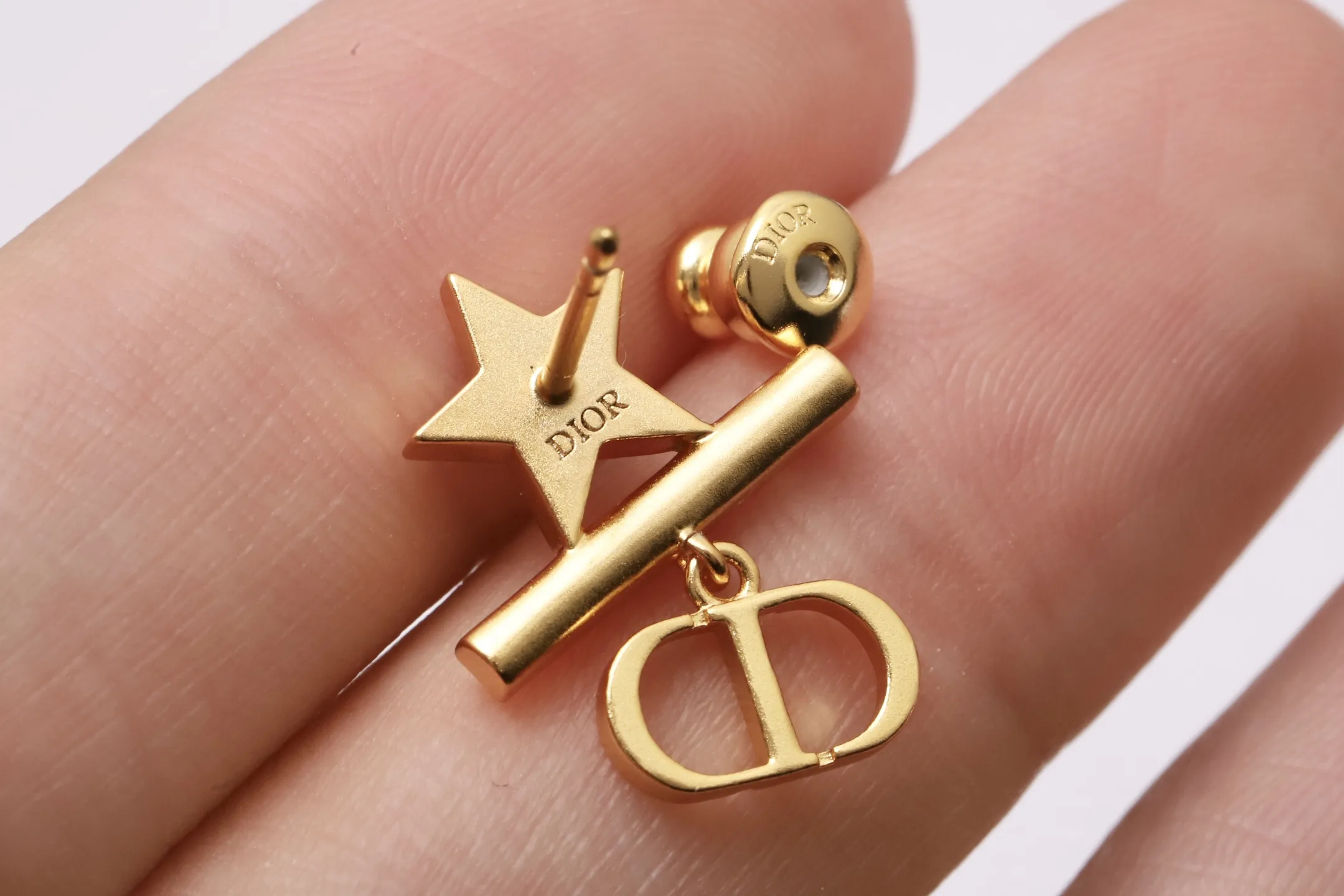 CD Star and Resin Pearl Stud Earrings D13517678 — view 6