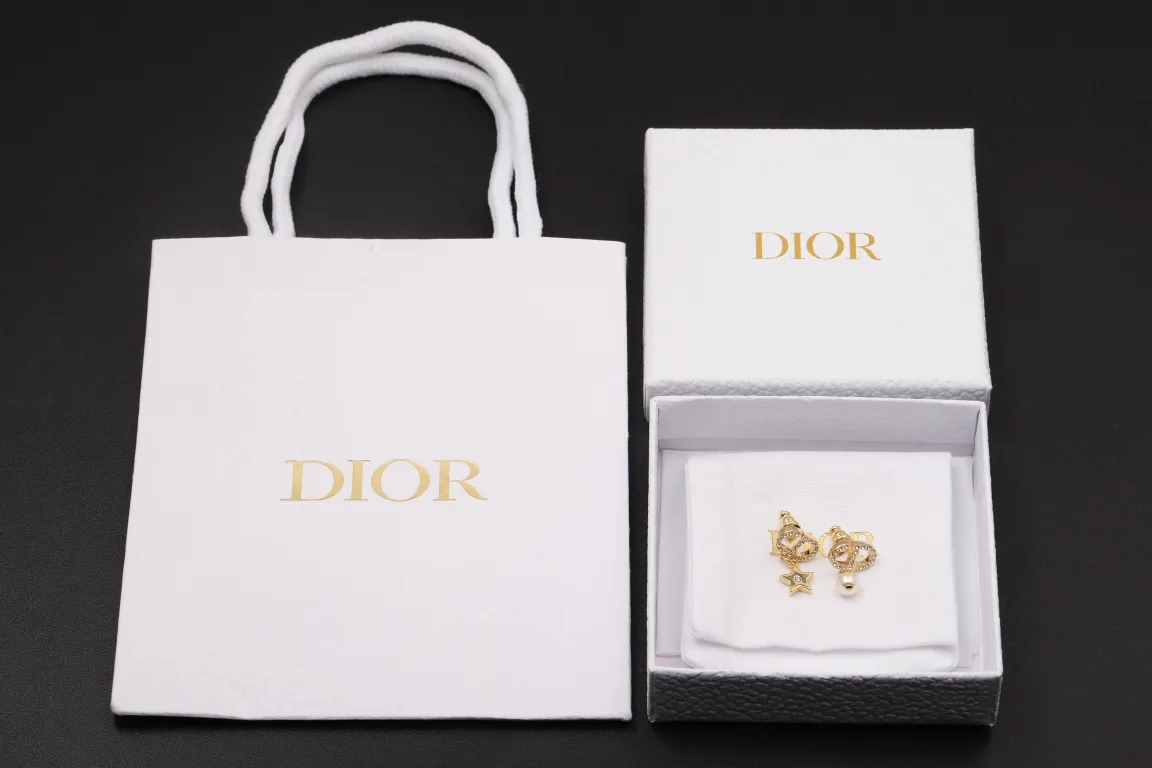 Petit CD Star and Resin Pearl Earrings D11017289 — view 2