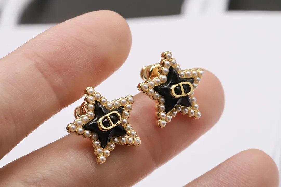 Star Resin and Pearl Stud Earrings D12517291 — view 4