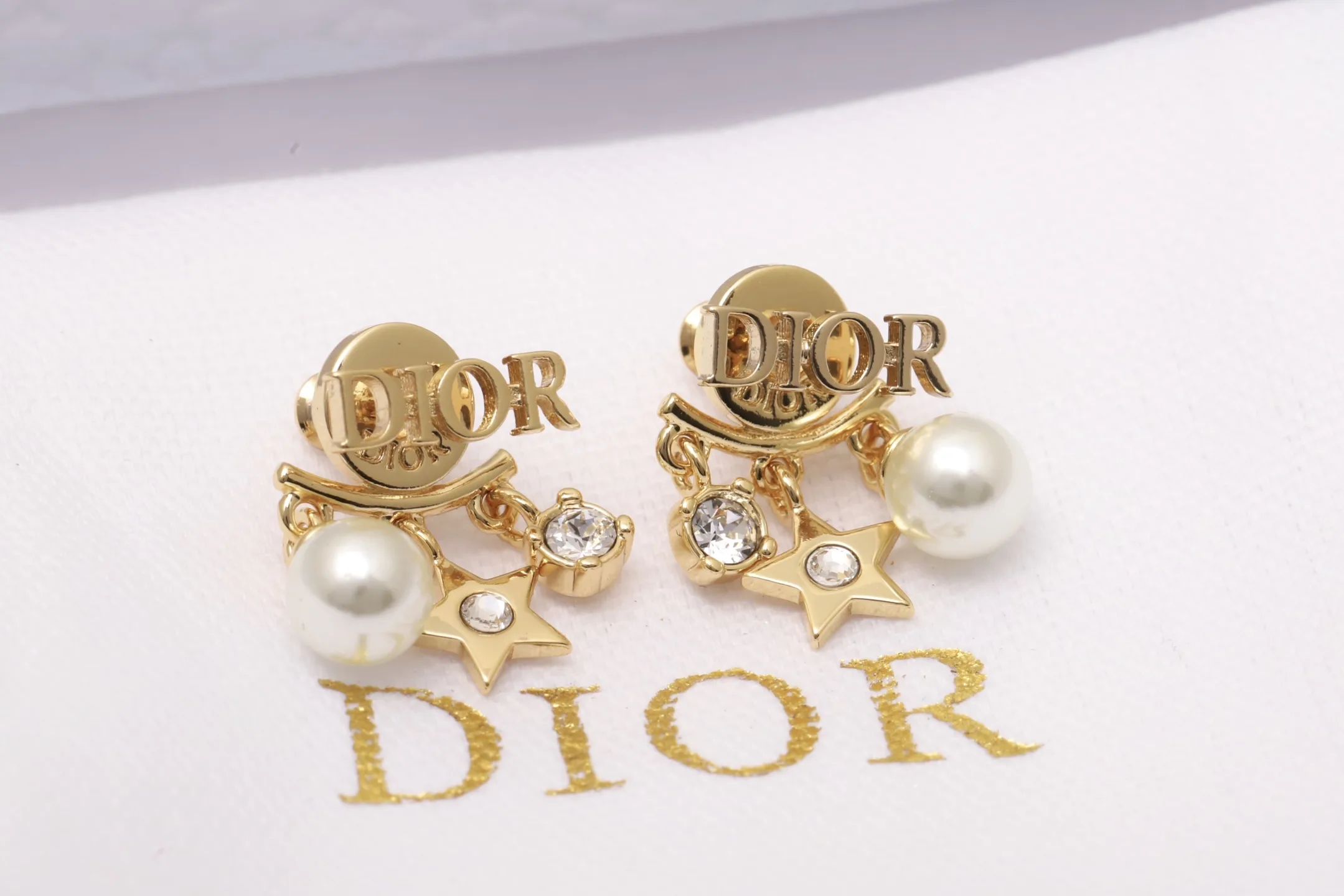 Dior Star and Pearl Drop Earrings D13517677 — view 4