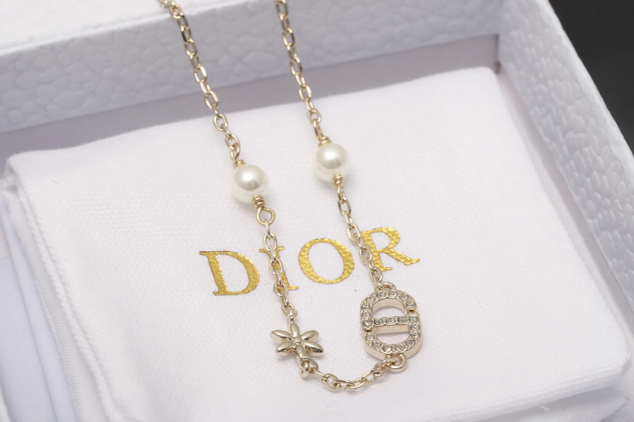 CD Floral Pearl Pendant Necklace D14017098 — view 3