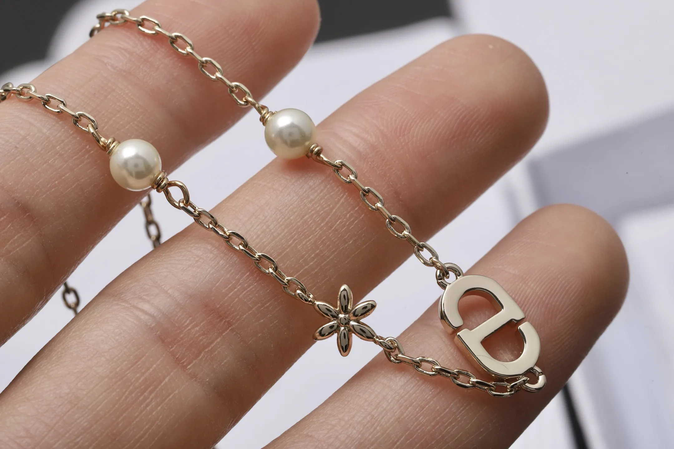 CD Floral Pearl Pendant Necklace D14017098 — view 5