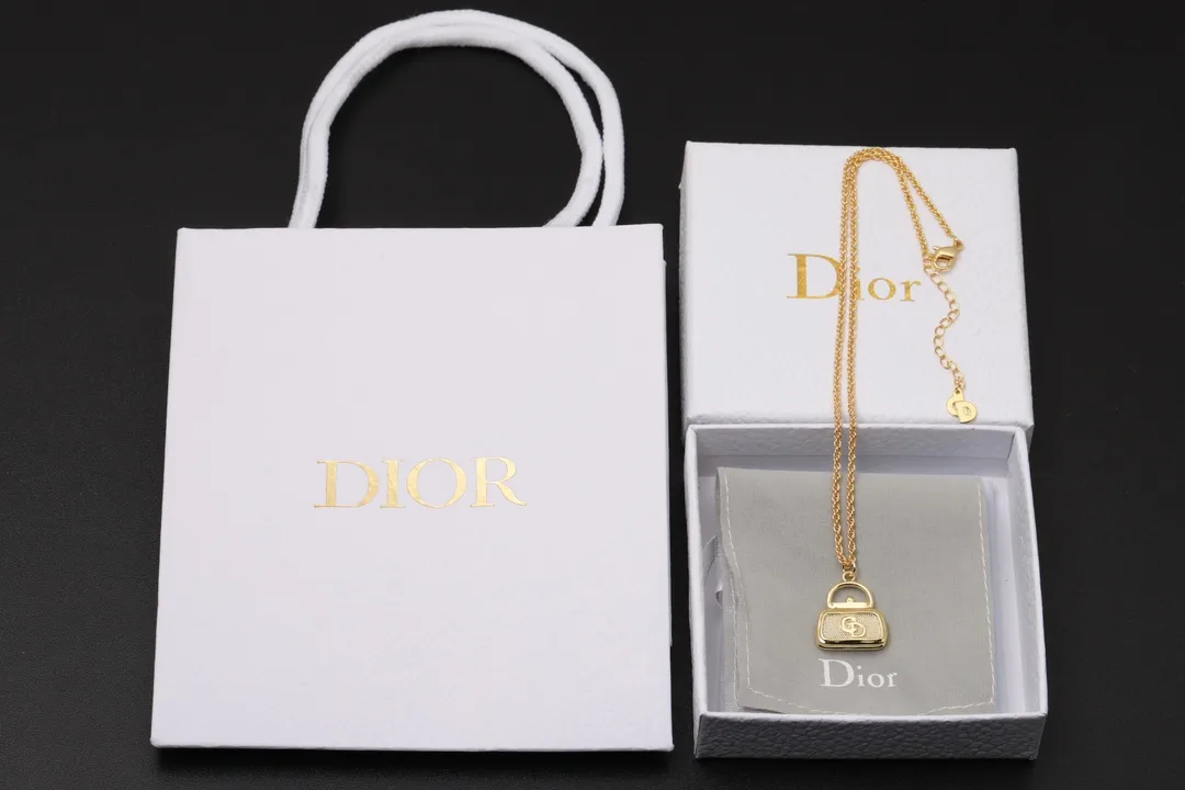 Vintage Saddle Bag Charm Pendant Necklace D13516766