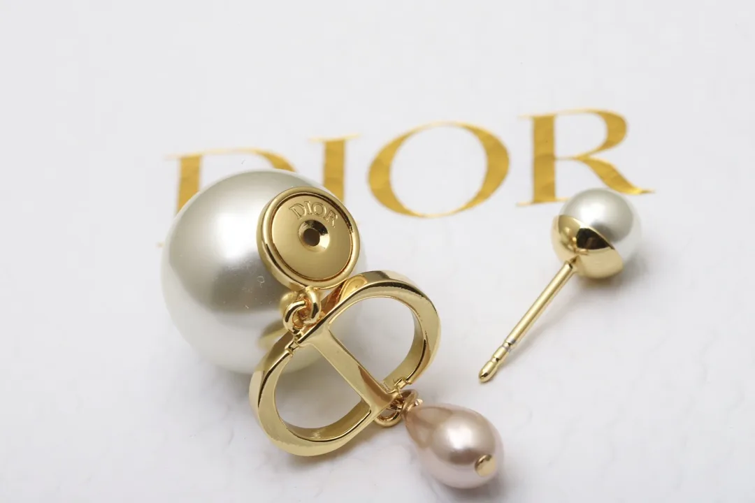 CD Logo Drop Pearl Earrings with Crystals D14517725 — view 5