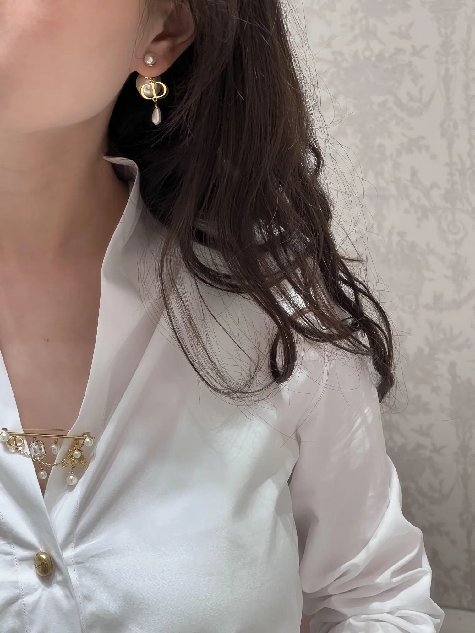 CD Logo Drop Pearl Earrings with Crystals D14517725 — view 9