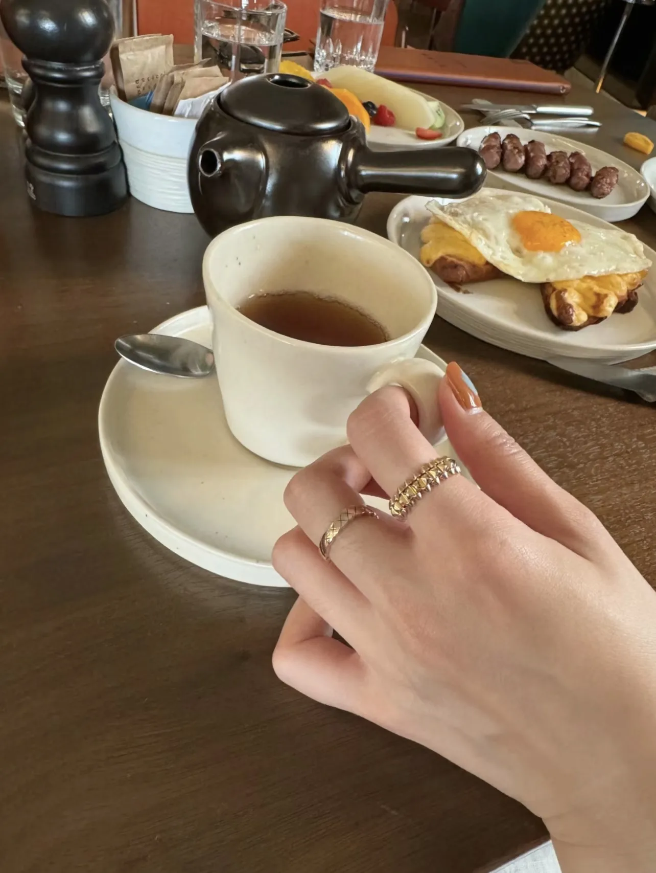 Clash de Cartier Studded Ring (Gold-Plated Brass) D19017079 — view 9