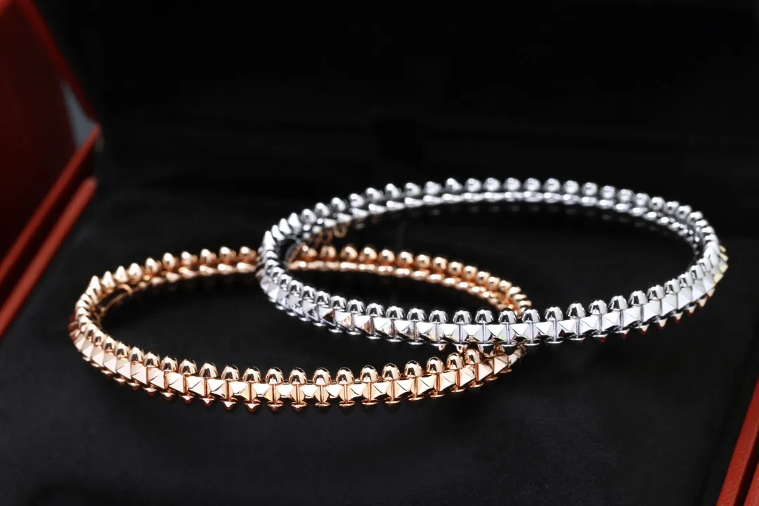 Clash de Cartier Studded Bangle D31016885 — view 5