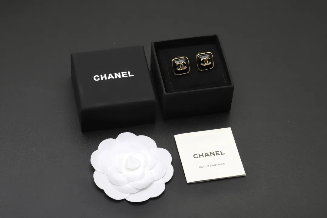 CC Logo Square Resin Stud Earrings D14017425 — view 2