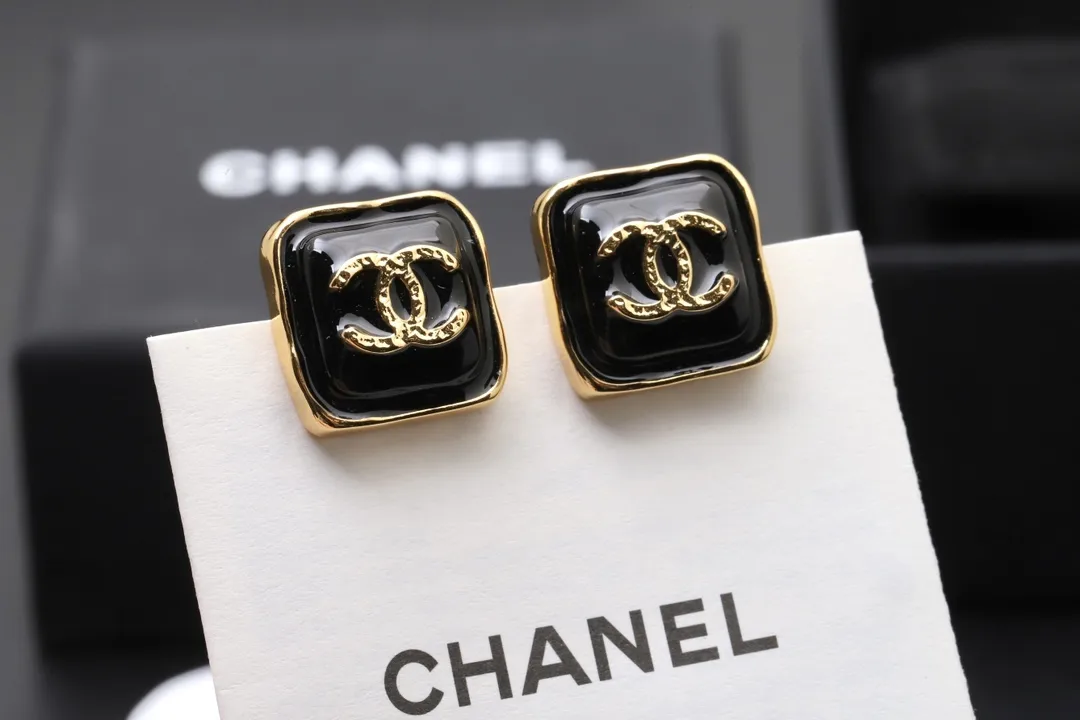 CC Logo Square Resin Stud Earrings D14017425 — view 3