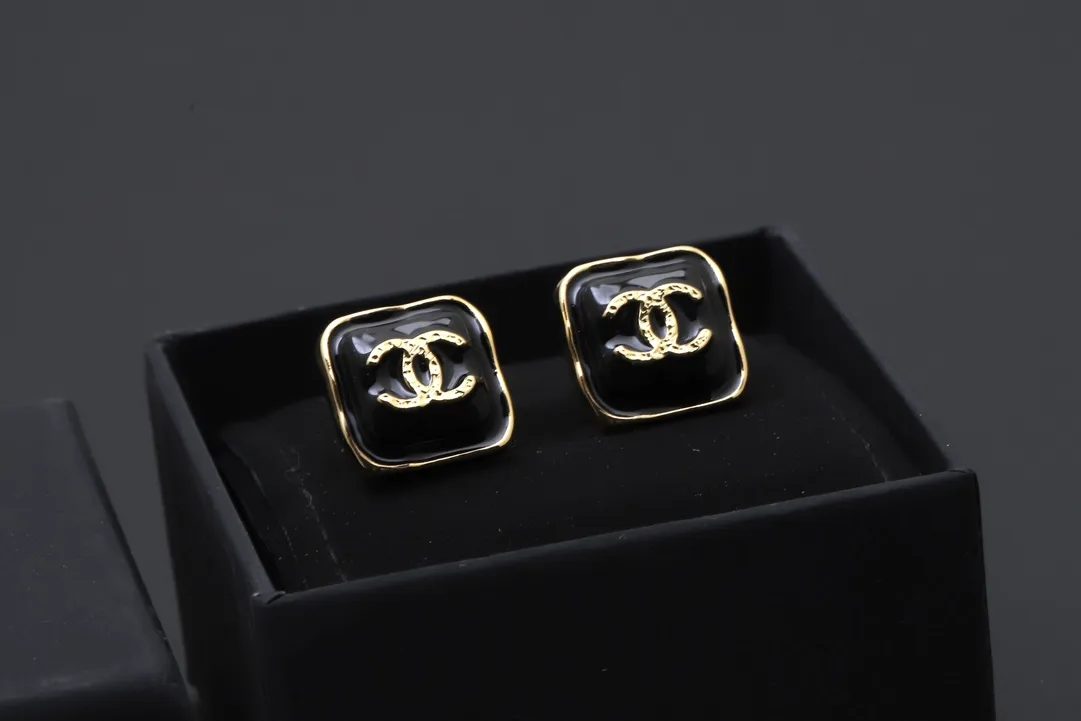 CC Logo Square Resin Stud Earrings D14017425 — view 4