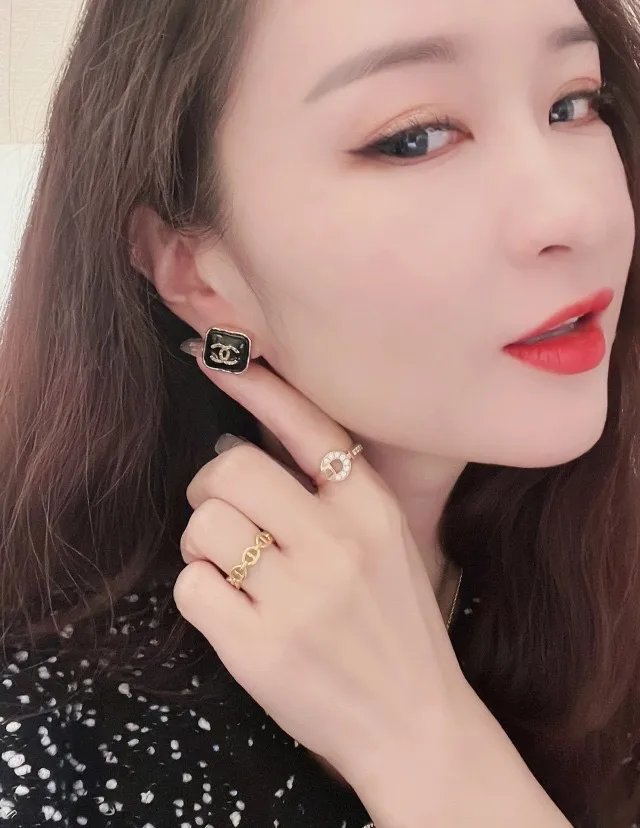 CC Logo Square Resin Stud Earrings D14017425 — view 7