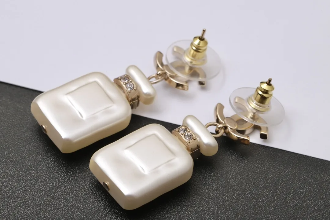 No. 5 Perfume Bottle Crystal Drop Earrings D16017423 — view 5