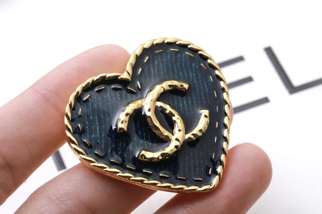 Heart-Shaped Denim Enamel Brooch D14517235 — view 4