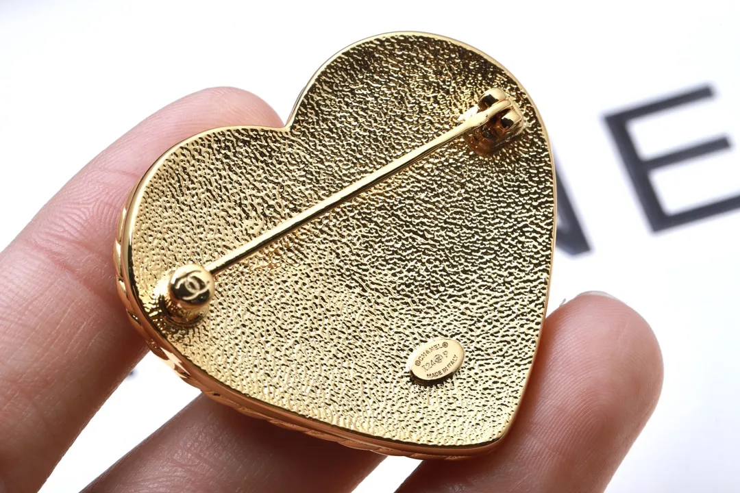Heart-Shaped Denim Enamel Brooch D14517235 — view 5
