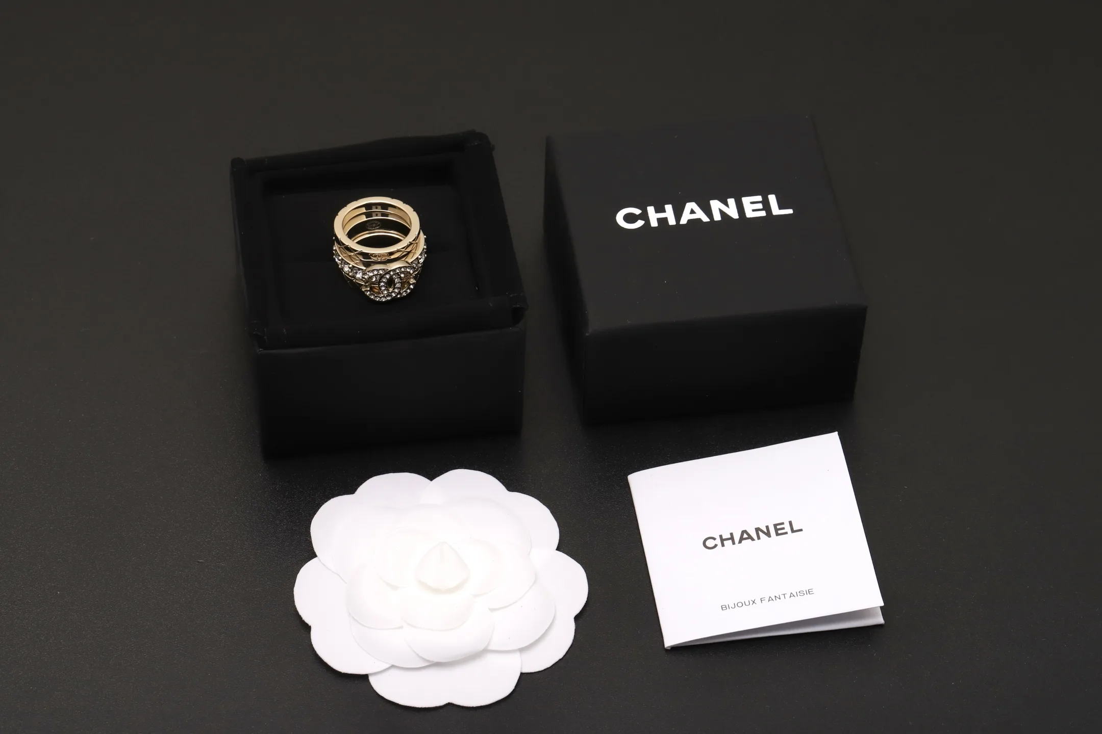 Coco Crush Quilted Triple Stack Ring D16517643 — view 2