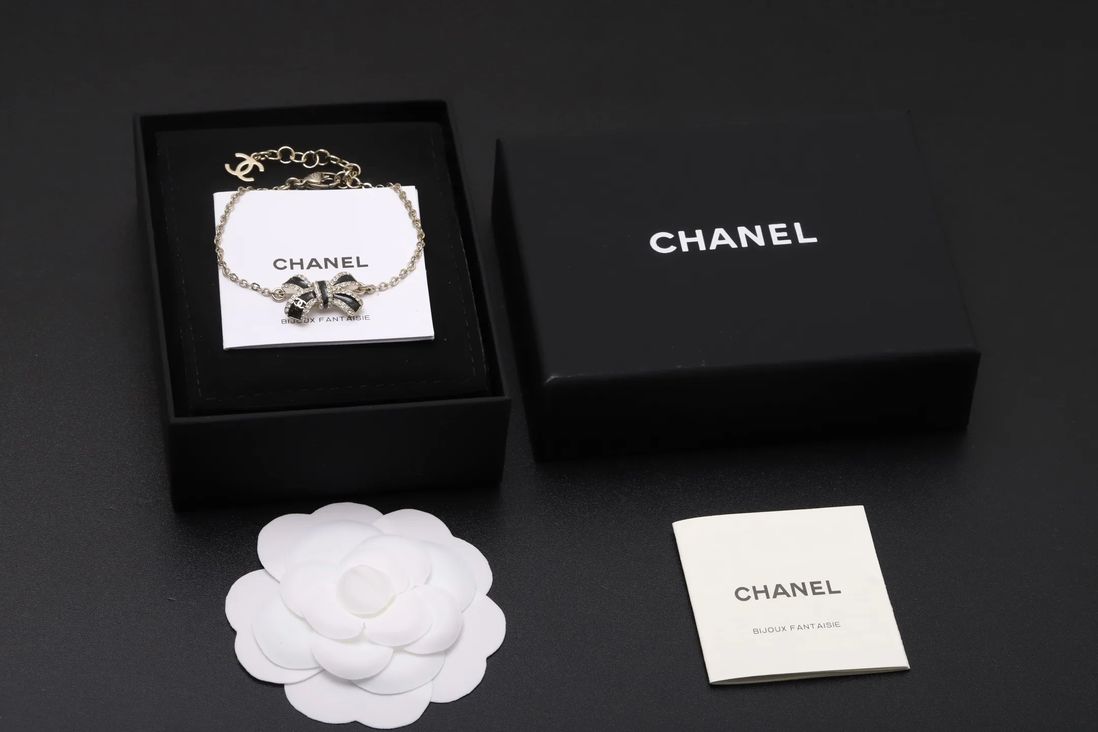 Bow Charm Enamel and Crystal Bracelet D14517364