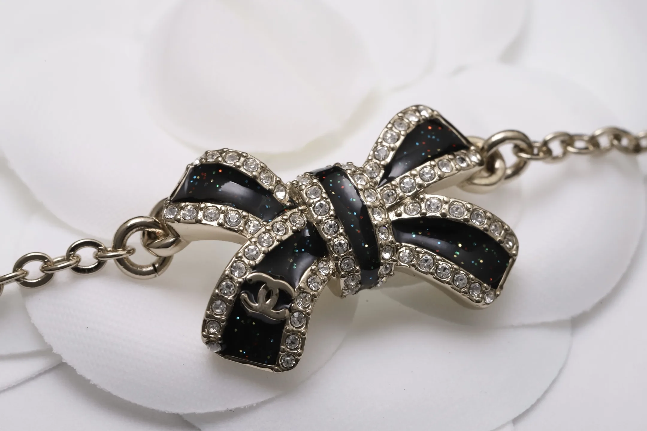 Bow Charm Enamel and Crystal Bracelet D14517364 — view 3