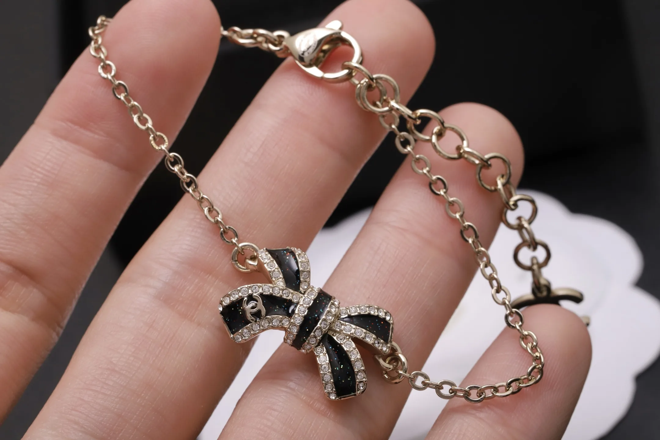 Bow Charm Enamel and Crystal Bracelet D14517364 — view 4