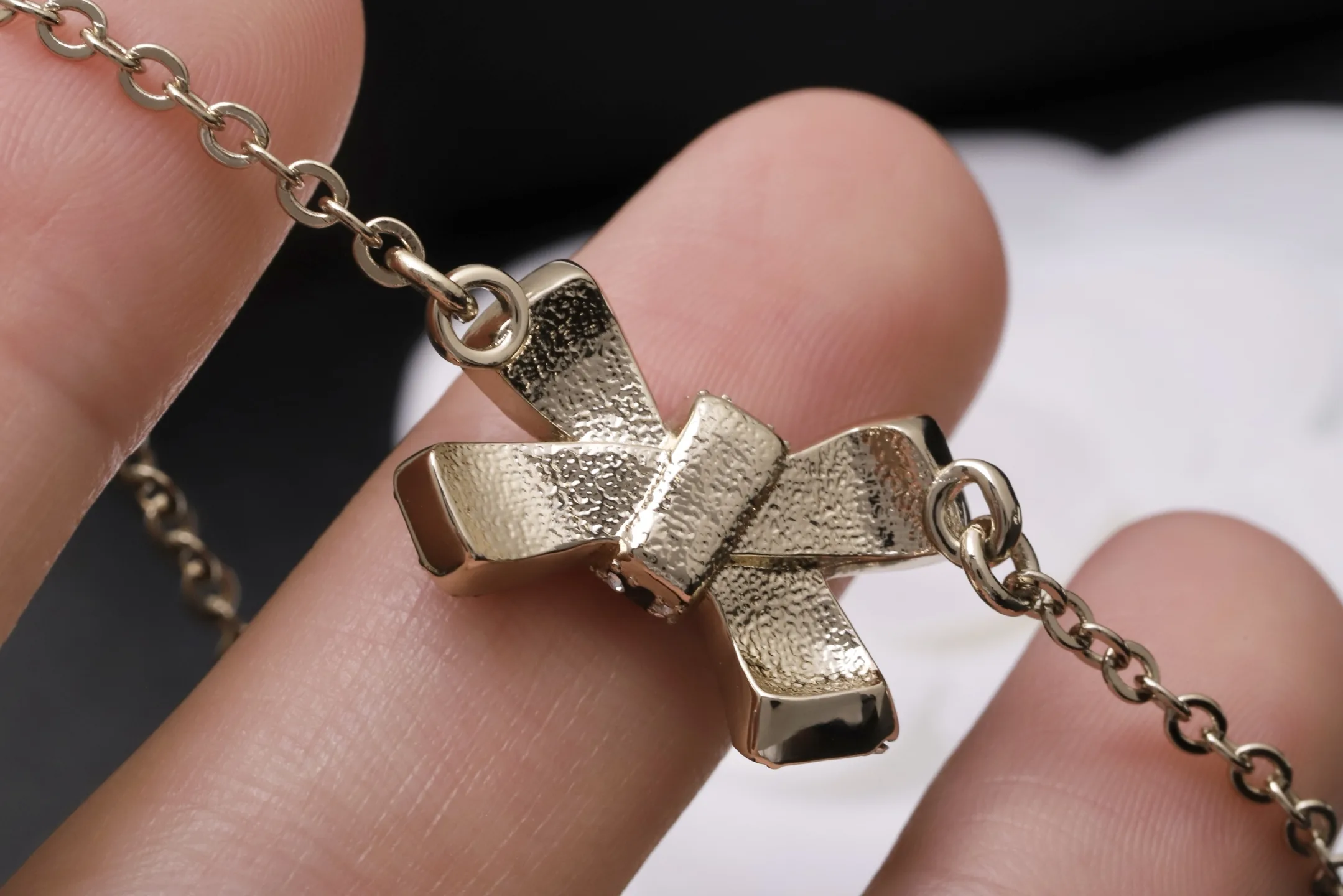 Bow Charm Enamel and Crystal Bracelet D14517364 — view 5