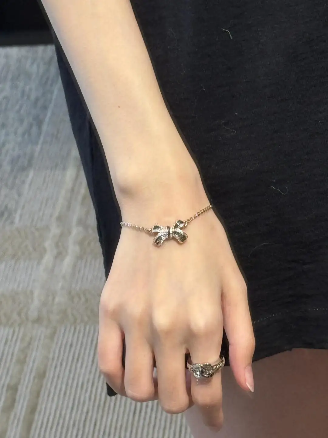 Bow Charm Enamel and Crystal Bracelet D14517364 — view 7