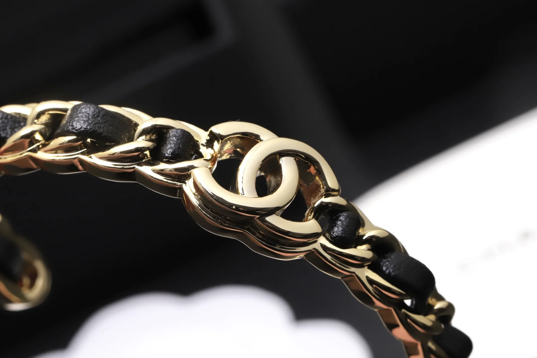 Leather-Intertwined Chain Cuff Bracelet D16017681 — view 4