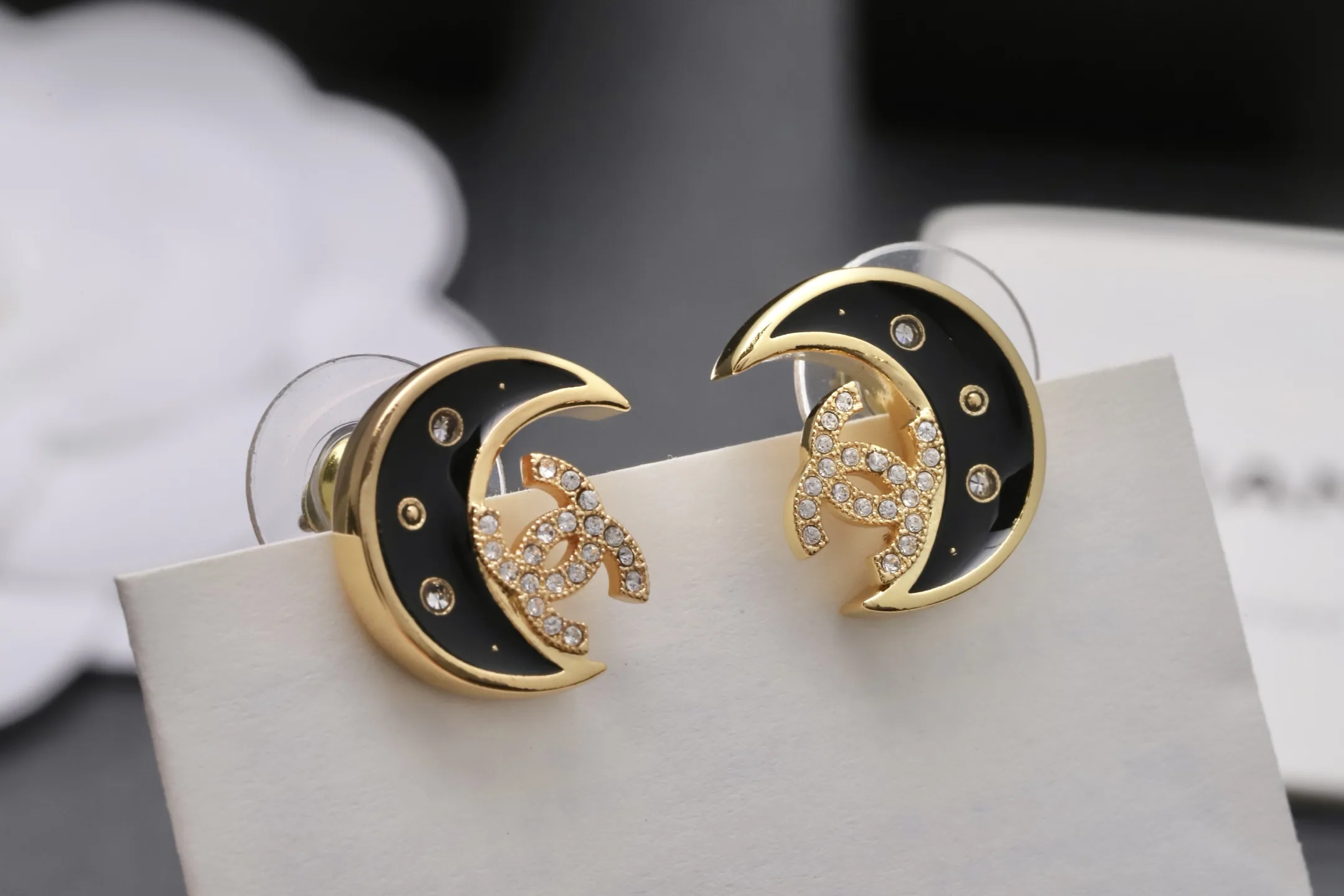 Crescent Moon CC Logo Stud Earrings D14017241 — view 4