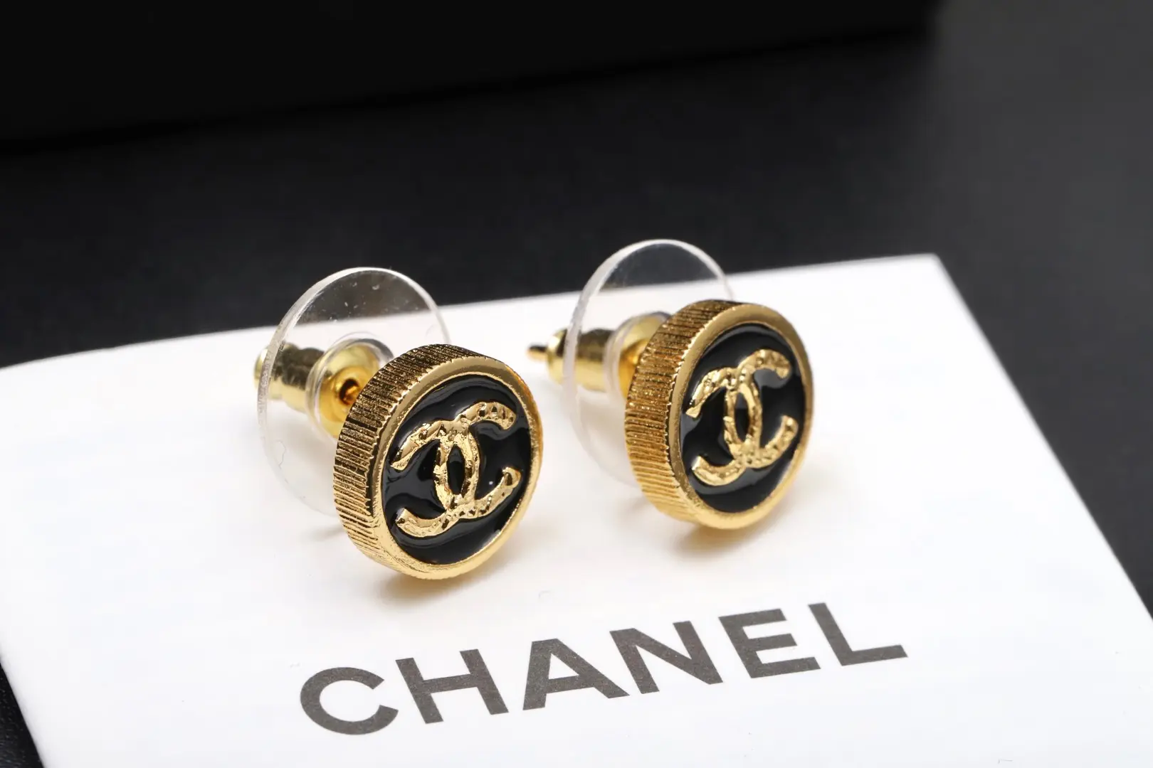 Vintage-Style CC Logo Stud Earrings D13517429 — view 2