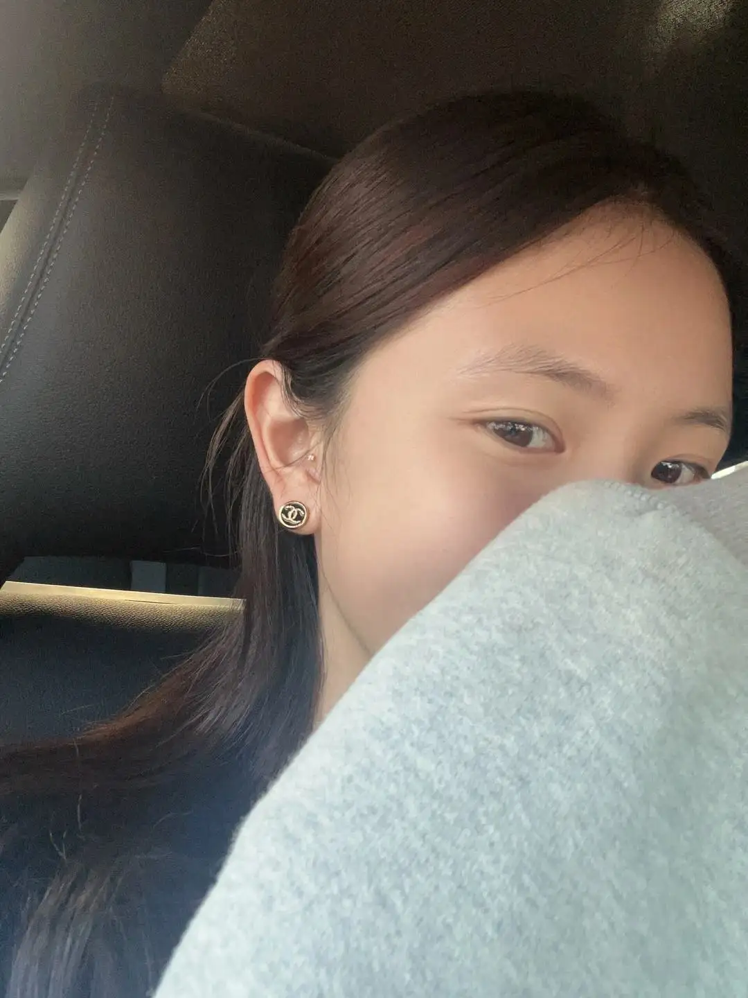 Vintage-Style CC Logo Stud Earrings D13517429 — view 8
