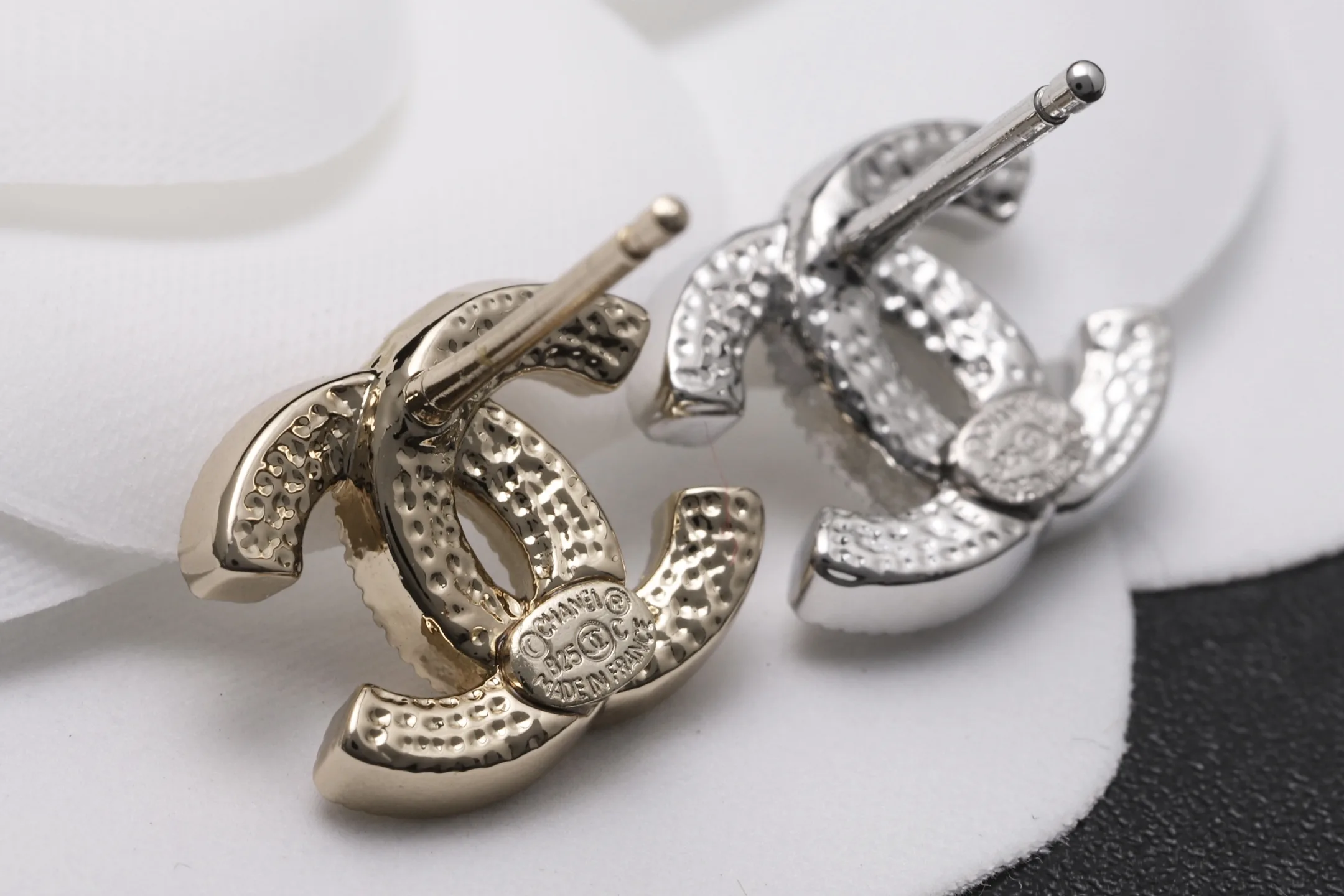 Crystal-Embellished CC Stud Earrings D11517061 — view 7