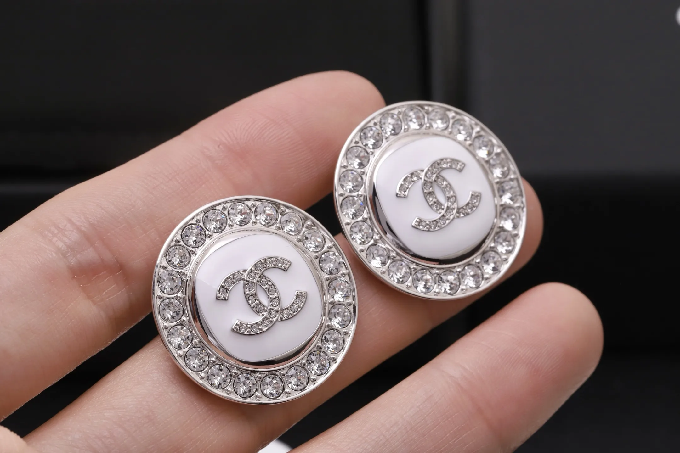 Crystal-Embellished Enamel Round Stud Earrings D15017434 — view 4