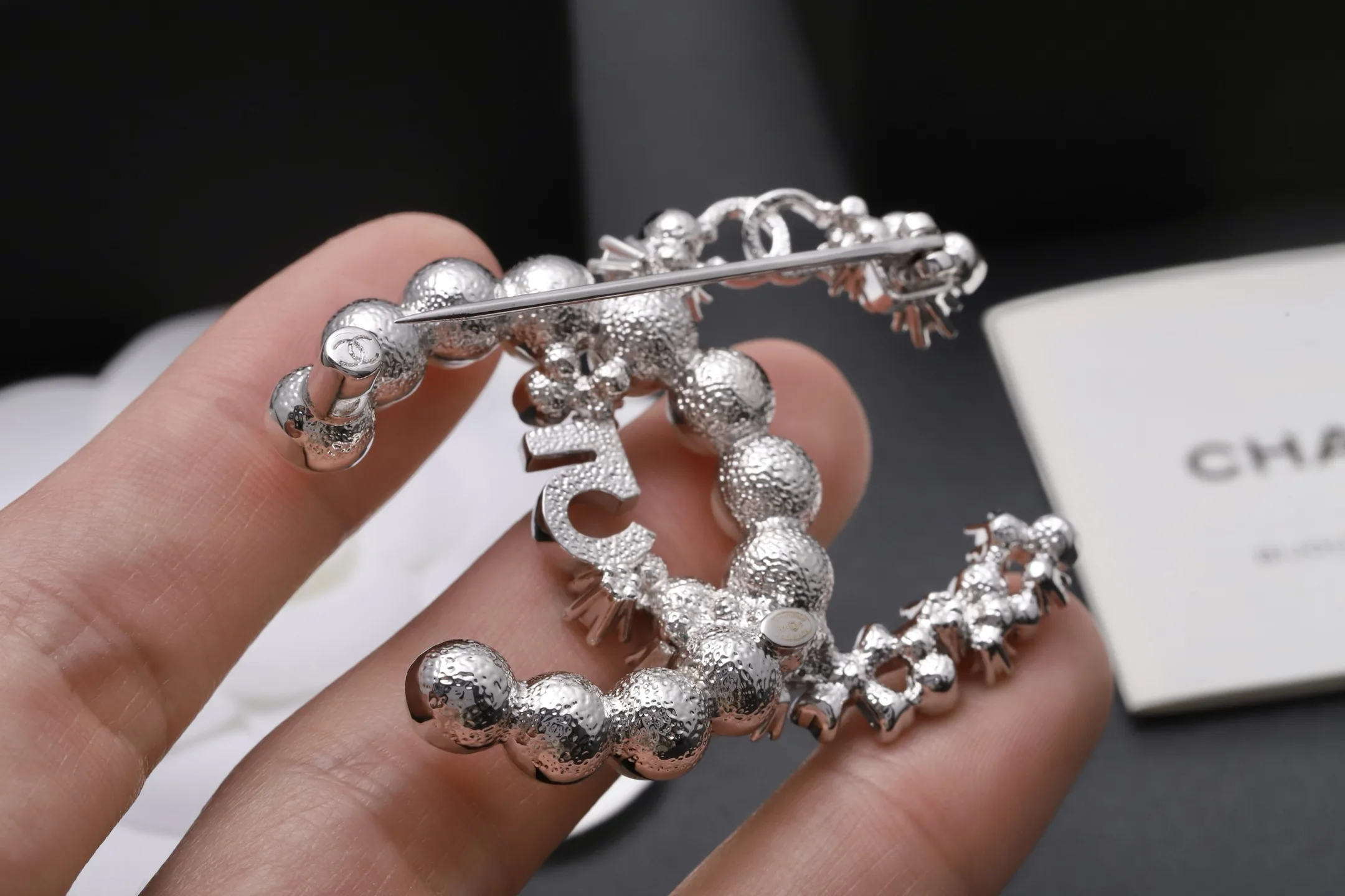 Double C Pearl and Crystal Brooch D18017107 — view 6