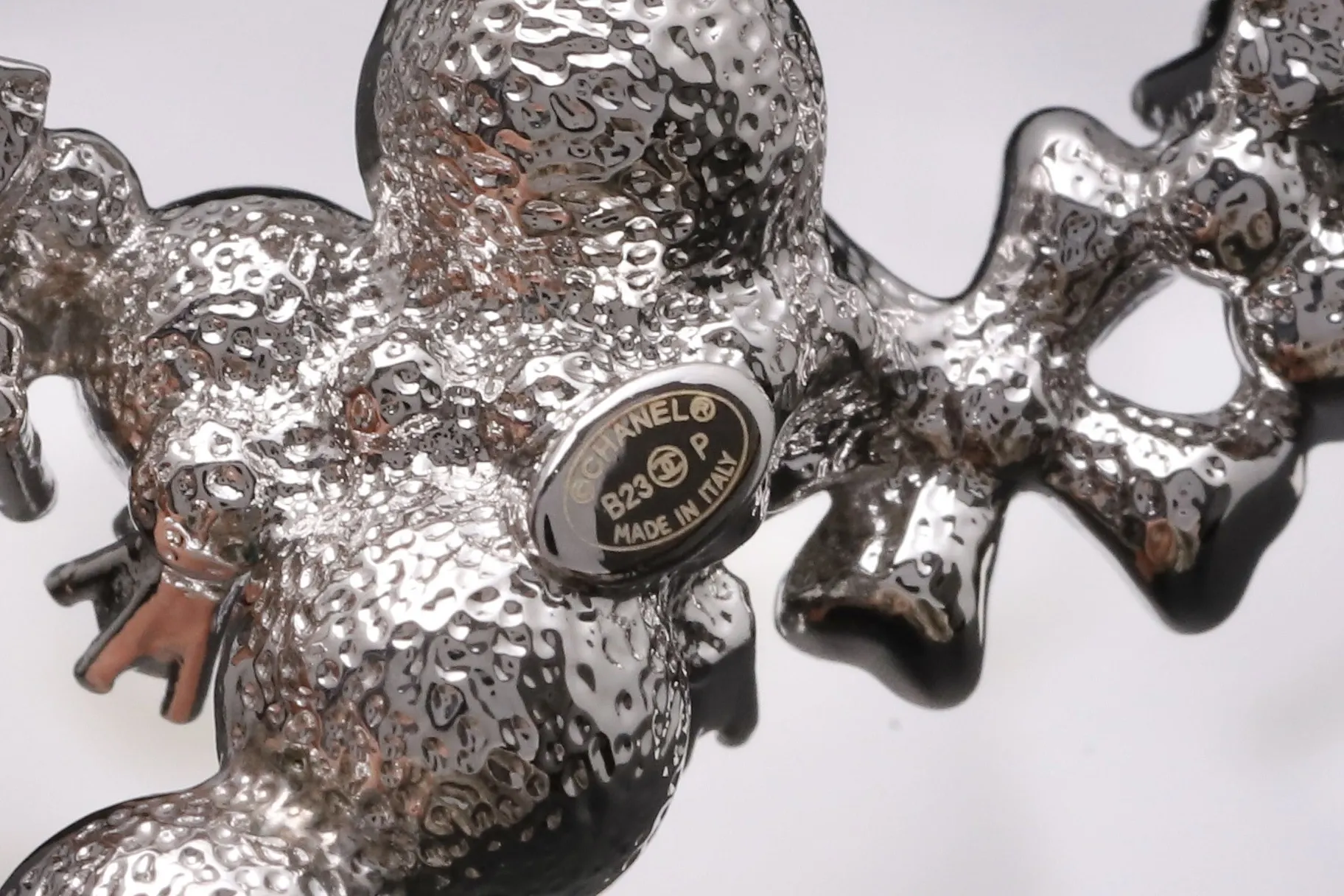 Double C Pearl and Crystal Brooch D18017107 — view 7