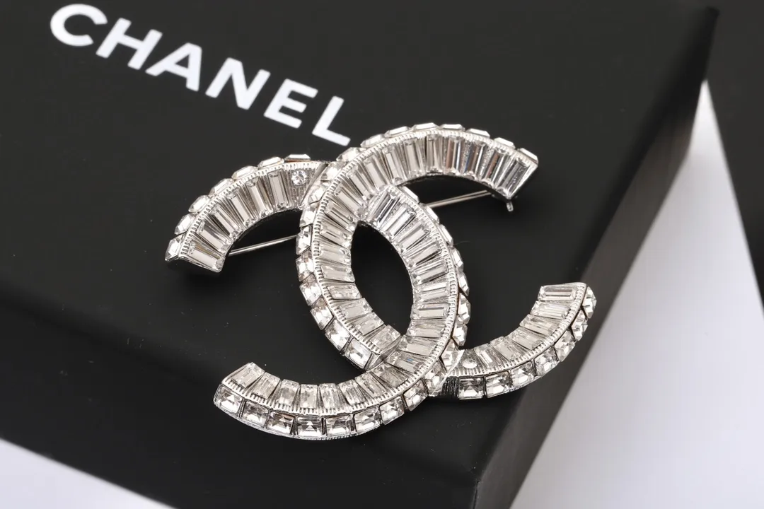 Crystal-Embellished Interlocking CC Brooch D15517234 — view 5