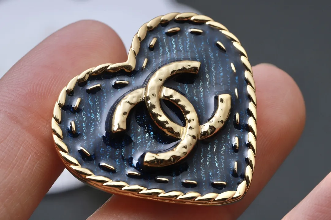 Heart-Shaped Denim Enamel Clip-On Earrings D17017421 — view 5
