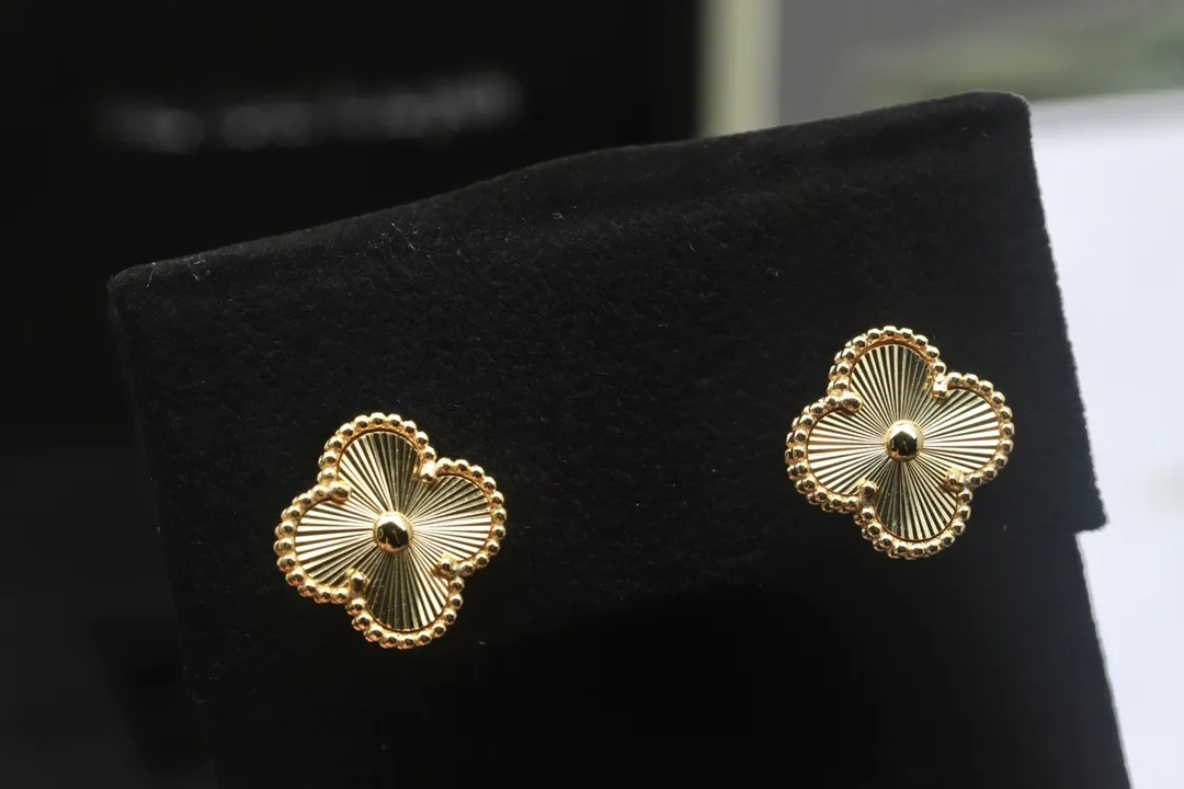 Guilloché Four-Leaf Clover Hoop Earrings (Sterling Silver) D21016935 — view 4